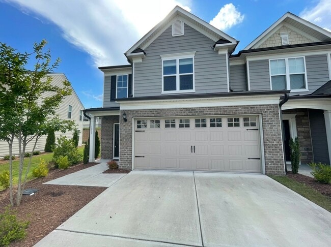 Photo - Like new 3 Bedroom townhouse with 2 car garage