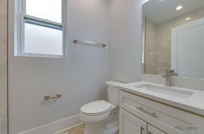 Photo - 3 bedroom in Chicago IL 60647 Unit 2