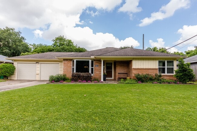 Building Photo - 8323 Lorrie Dr