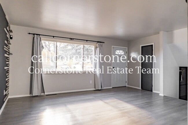 Photo - 1320 Verde Dr