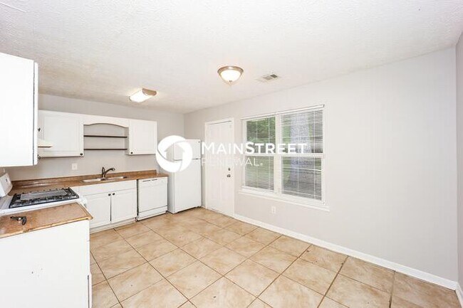 3 Bedroom Pet-Friendly Home in Jonesboro, GA with Main Street Renewal