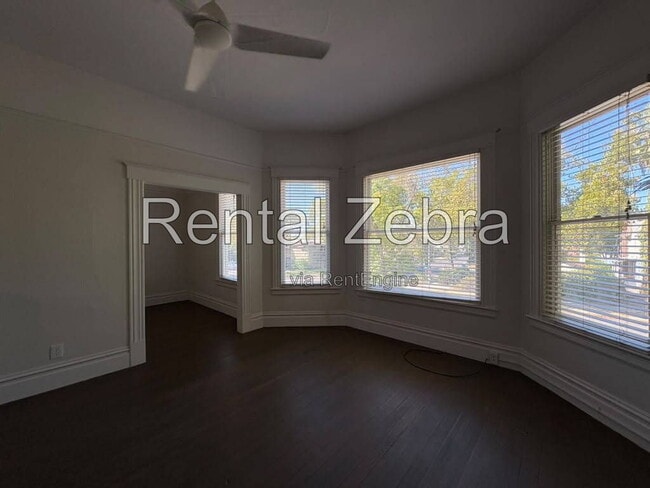 Photo - 362 W 22nd St