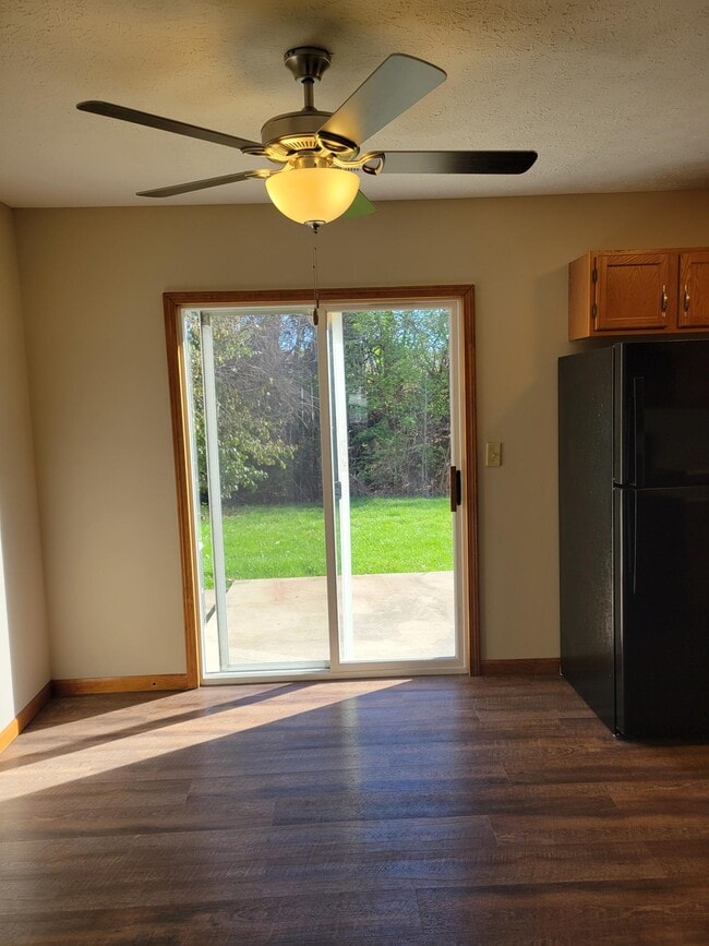 Photo - 754 Village Dr