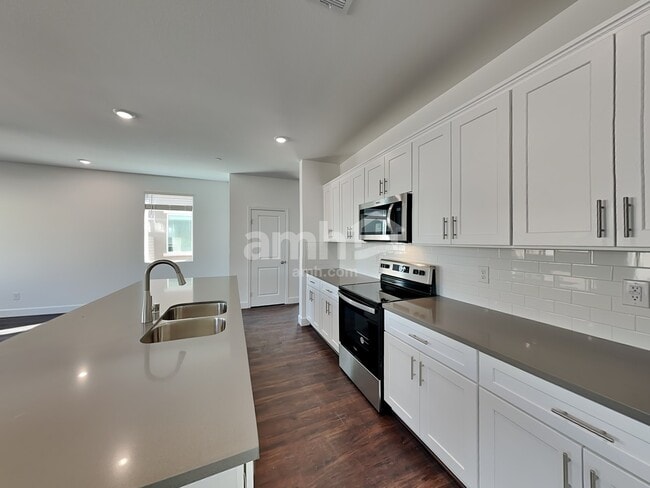 Photo - 124 Island Plumeria Ln