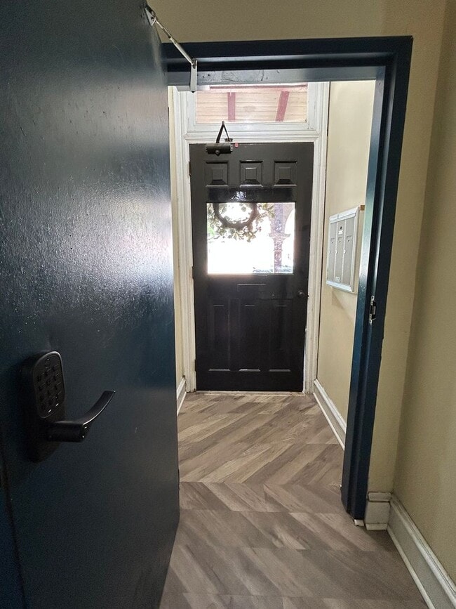 Photo - 802 N Van Buren St Unit 3