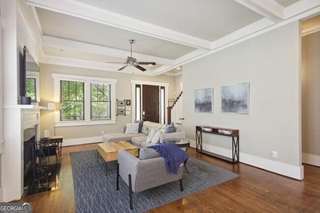 Photo - 519 N Highland Ave NE