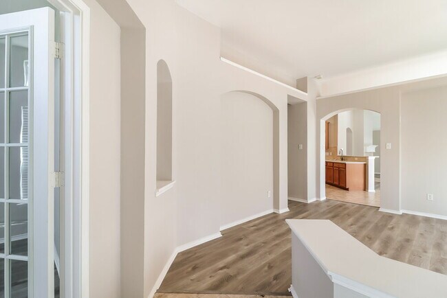 Photo - 4600 Summer Oaks Ln