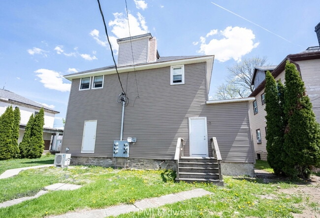 Photo - 611 N Main St Unit 3