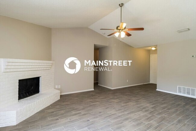 Photo - 3 Bedroom Pet-Friendly Home in Watauga, TX with Main Street Renewal