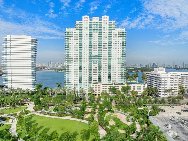 Building Photo - 650 West Ave Unit 1812