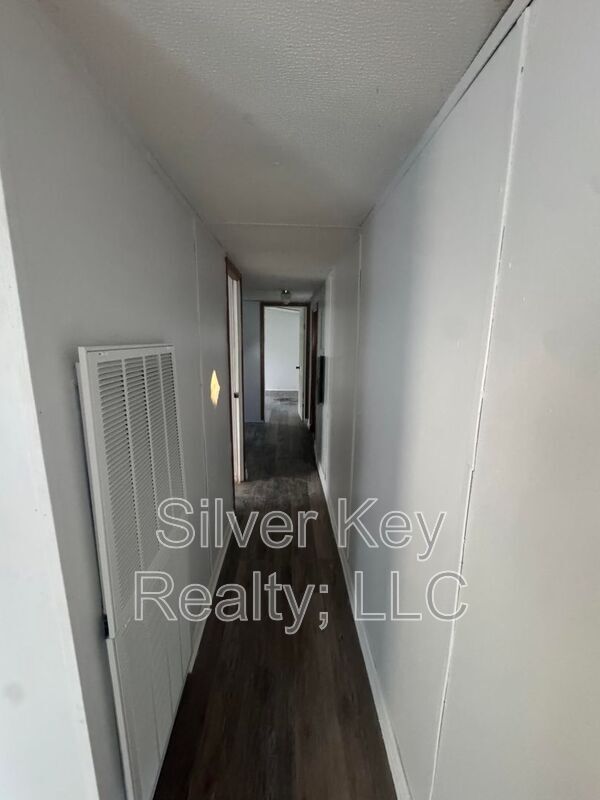 Photo - 525 Scott St