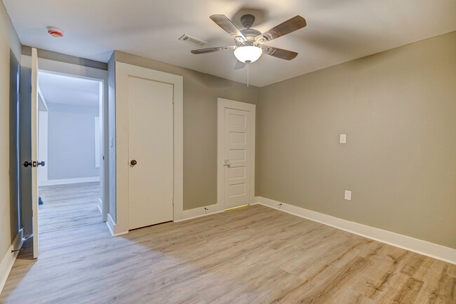 Photo - 140 N Commerce St