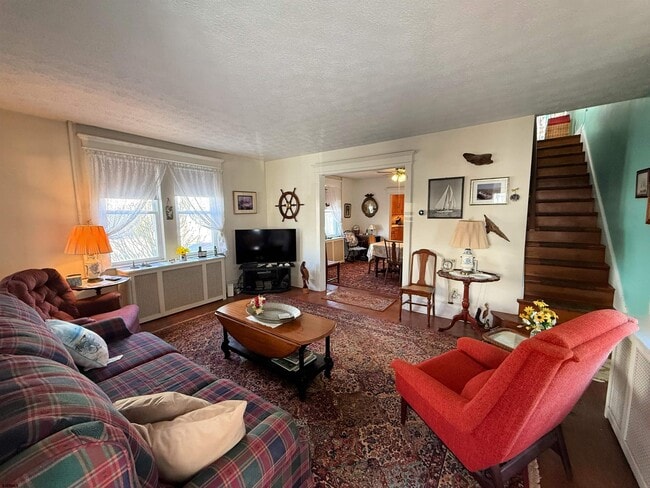 Photo - 135 N Avolyn Ave