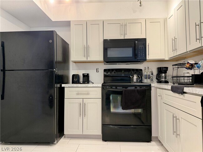 3930 University Center Dr Unit 208