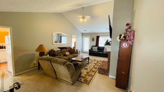 Photo - 292 Chinaberry Ct