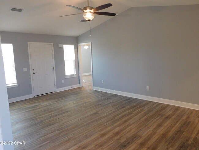 Photo - 2515 N Cedar Ln House