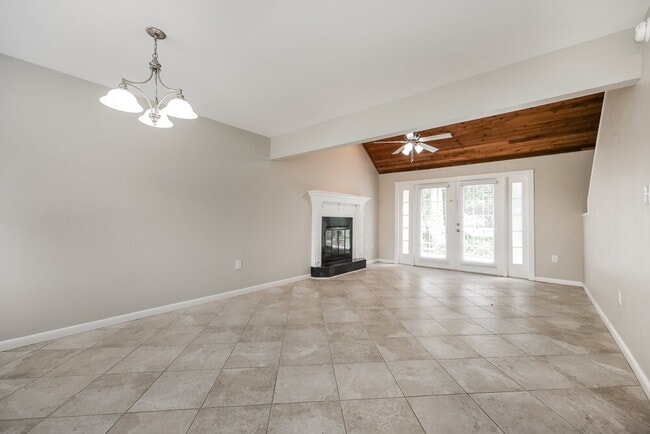 Photo - 104 1st St Ct