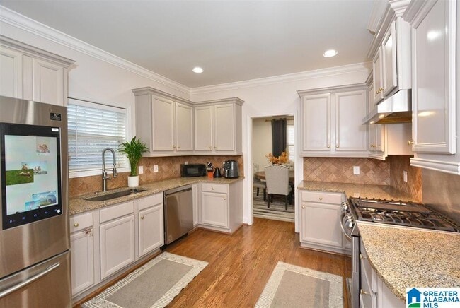 Photo - 221 Castlehill Dr