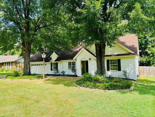 Photo - 2212 Howard Rd