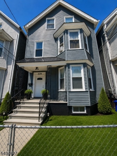 Building Photo - 309 7th Ave W Unit 1