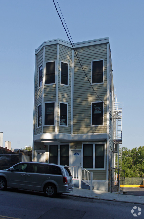 Photo - 348 Ashburton Ave Apartments