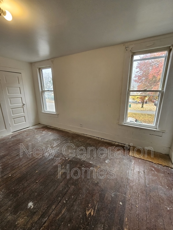 Photo - 1913 E Prairie Ave