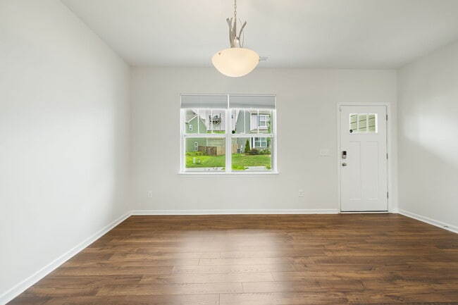 Photo - 206 Marathon Ln