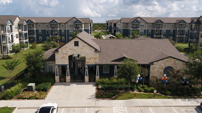 Oak Forest - Oak Forest Apartments