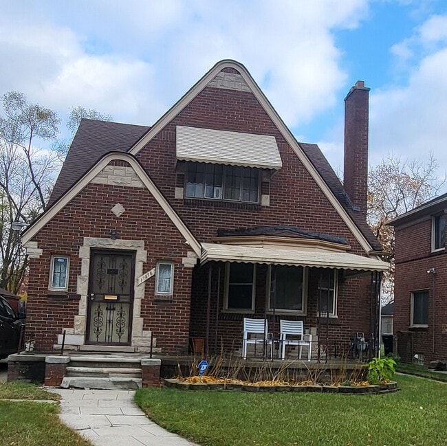 Building Photo - 17376 Littlefield St Unit Upper Level