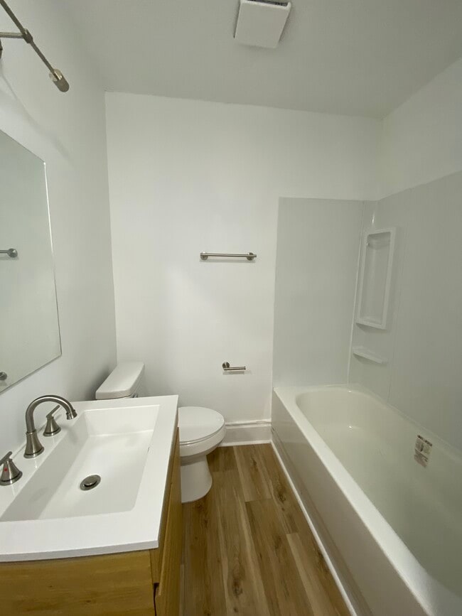 Building Photo - 519 N 20th St Unit 1