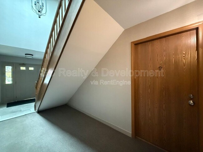 Photo - 1686 Grosvenor Cir Unidad B