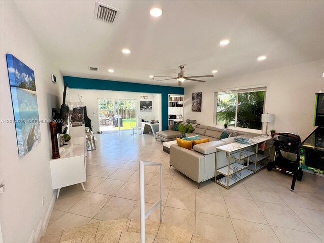 Photo - 101 SW 58th Ave