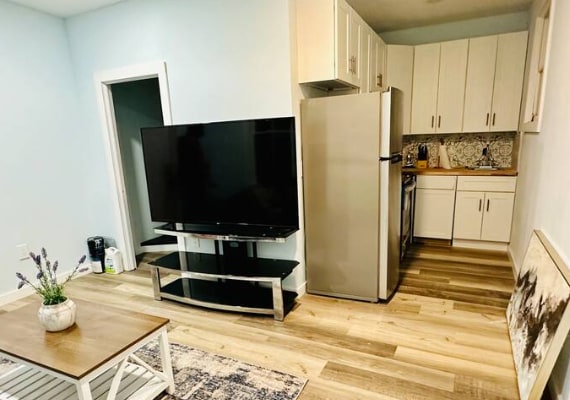 Photo - 735 E University Ave