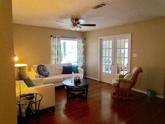 Photo - 1709 Gardenia Dr