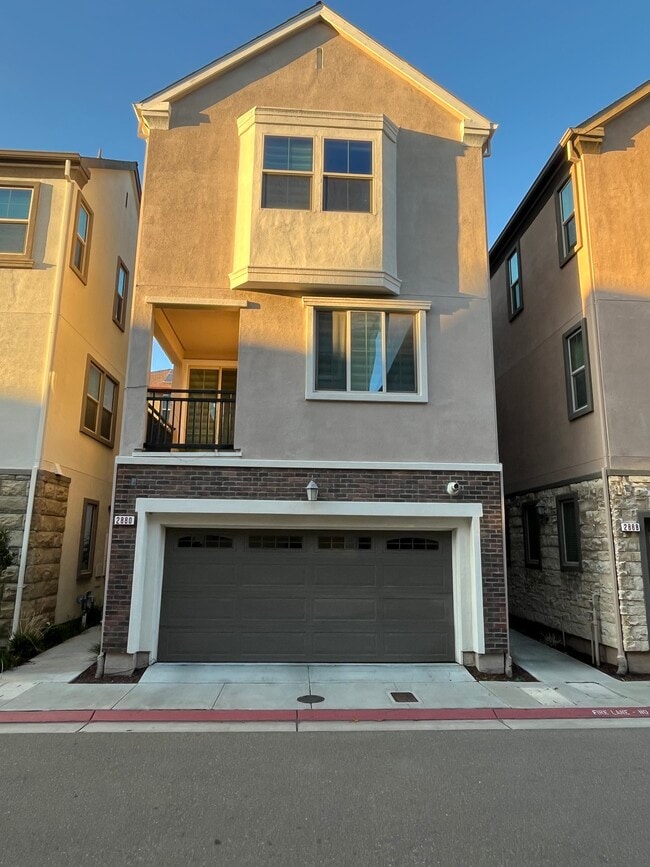 Building Photo - 2880 Patcham Cmn