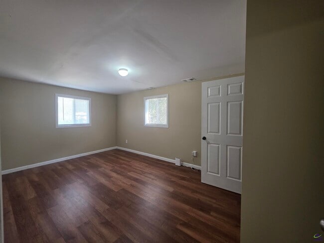 Photo - 811 Lewis St