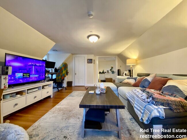 Photo - 24 Grovenor Rd Unit 4