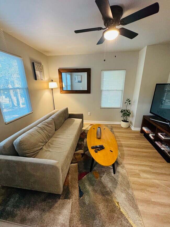 Photo - 2447 McAlpine Terrace