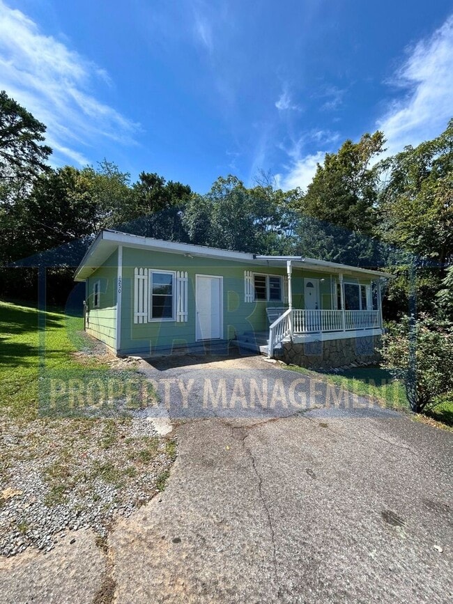 Beautiful 3-Bedroom, 1-Bath Home! - Beautiful 3-Bedroom, 1-Bath Home!