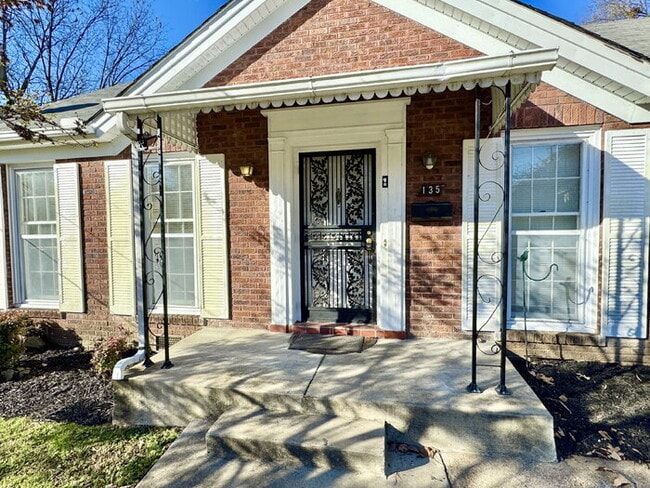 Photo - 135 S Greer St