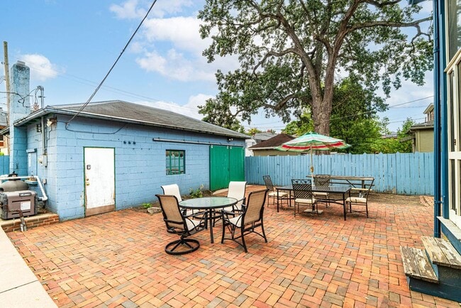 Photo - Huge Brick House in Victorian Village/Shor...