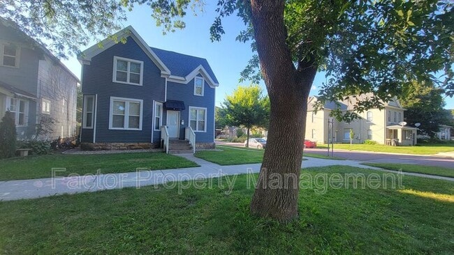 Photo - 730 N Broad St