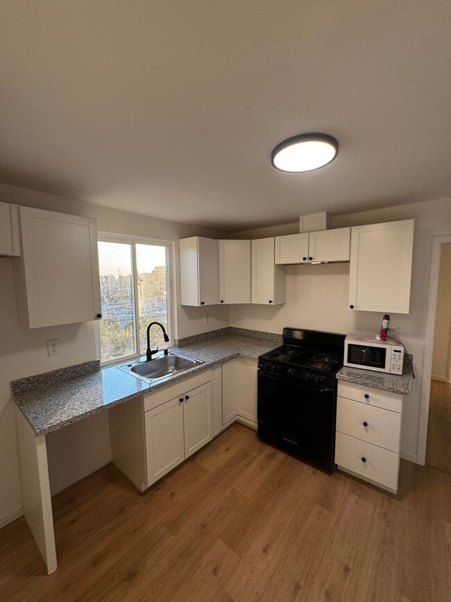 Photo - 152 Jordan St