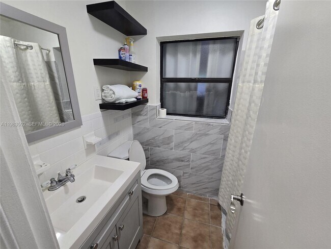 Photo - 704 SW 2nd Ave