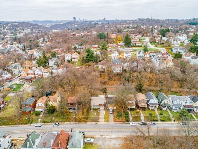 Photo - AVAILABLE APRIL 1ST! RENOVATED 3-bedroom!