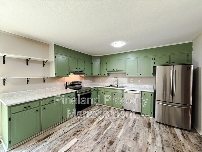 Photo - 7220 Ainsley St