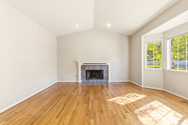 Photo - Expansive Valley Views & Private Living in Castro Valley - 4BD/3BA Exec Home