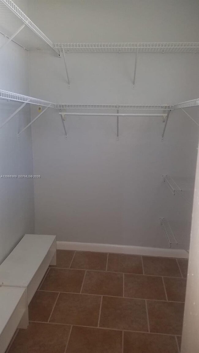 Photo - 1921 N 50th Ave Unit 1921