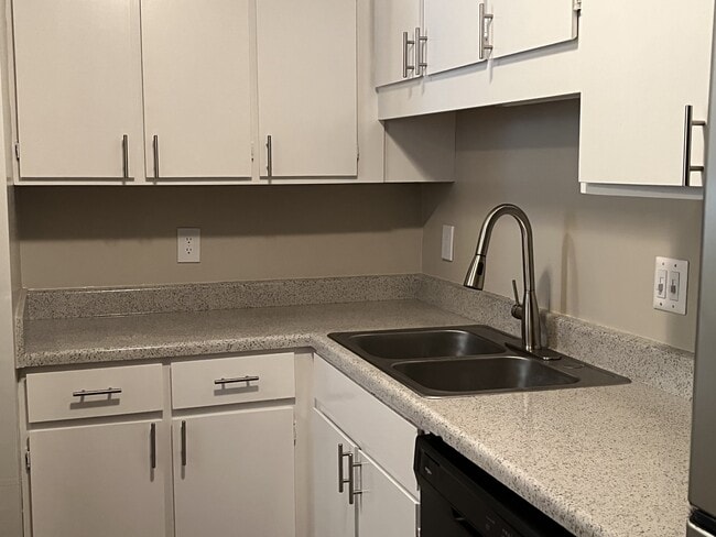 Photo - The Mark Apartments