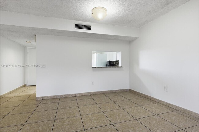 Photo - 8415 SW 107th Ave Unidad 375W